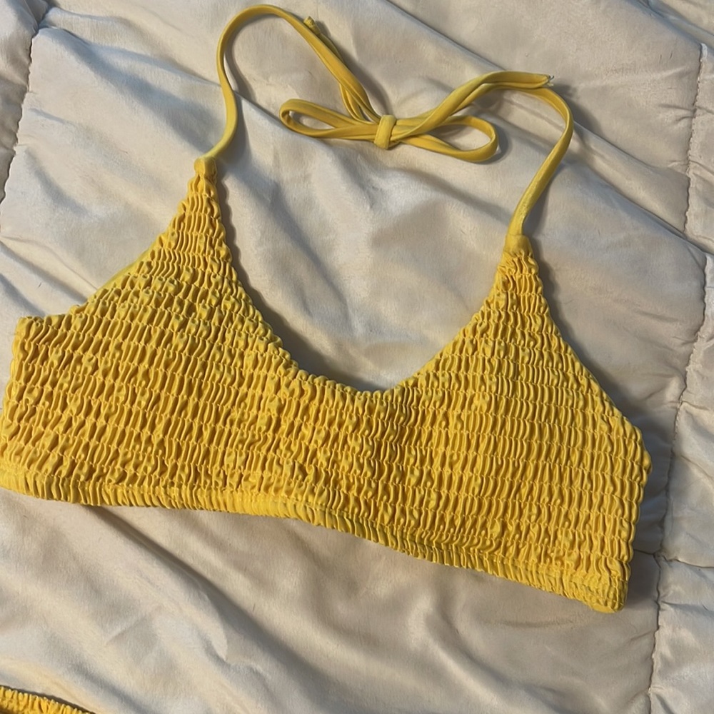 Yellow Bikini 💛 - Picture 2 of 6